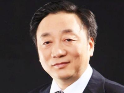 張勇：重慶市民辦教育協(xié)會(huì)理事，國務(wù)院政府津貼獲得者，中學(xué)物理研究員（正高級(jí)）