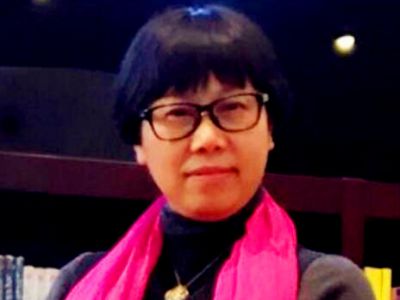 張家瓊：重慶第二師范學(xué)院學(xué)前教育學(xué)院院長、教授、教育學(xué)博士