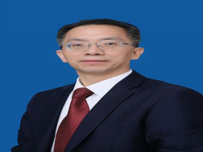 汪繼波:中學(xué)數(shù)學(xué)高級(jí)教師，曾任副校長、教導(dǎo)主任，年擔(dān)任年級(jí)主任、歷任高中數(shù)學(xué)教研組長、備課組長、班主任，廣州市白云區(qū)高三中心組成員等。多次獲教學(xué)成果一等獎(jiǎng)，數(shù)名學(xué)生考入北大、清華、浙大、復(fù)旦、中大、武大等名校，曾獲市級(jí)“優(yōu)秀教師”、“優(yōu)質(zhì)課”競(jìng)賽市級(jí)一等獎(jiǎng)、省級(jí)二等獎(jiǎng)，數(shù)學(xué)競(jìng)賽省級(jí)“優(yōu)秀輔導(dǎo)教師”，“優(yōu)秀班主任”，等等。20多篇數(shù)學(xué)論文公開發(fā)表，其中2篇被中國人民大學(xué)《高中數(shù)學(xué)教與學(xué)》全文轉(zhuǎn)載。