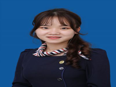 朱玉：信息技術(shù)，畢業(yè)于福建師范大學(xué)計(jì)算機(jī)科學(xué)與技術(shù)專業(yè)。曾擔(dān)任西山文武學(xué)校高中信息技術(shù)老師和福建師范大學(xué)第二附屬小學(xué)機(jī)器人老師，參與福建省“REL機(jī)器人工程挑戰(zhàn)賽”場(chǎng)地設(shè)計(jì)。