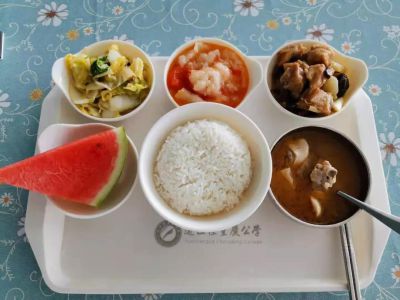 美好學校|湖畔餐廳，請你低調一點好么？