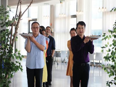 豪華的送餐隊(duì)伍，這絕對(duì)是個(gè)驚喜！
