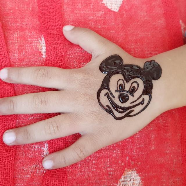 SK.Mehndi - Simran's Engagement Mehndi ✨ Mickey/Minnie mouse NOW ACCEPTING  NEW INQUIRIES FOR 2022 Dates Vary for availability!  ————————————————————————————————— henna powder: @henna_land_  —————————————————————————————————-DM FOR INQUIRIES AND BOOK ...